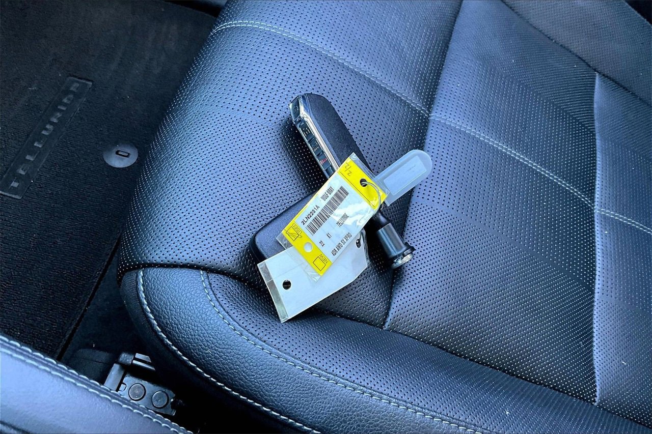 Used 2022 Kia Telluride SX w/ Nightfall Edition Package image 33