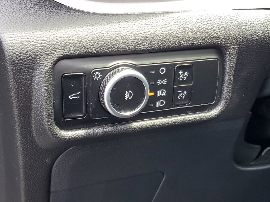 Used 2023 Ford Explorer XLT w/ Equipment Group 202A AWD/4WD image 14