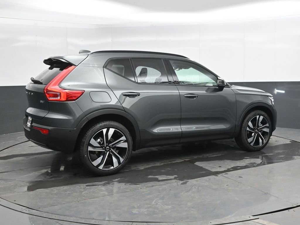 New 2026 Volvo XC40 B5 Ultra w/ Climate Package AWD/4WD image 2