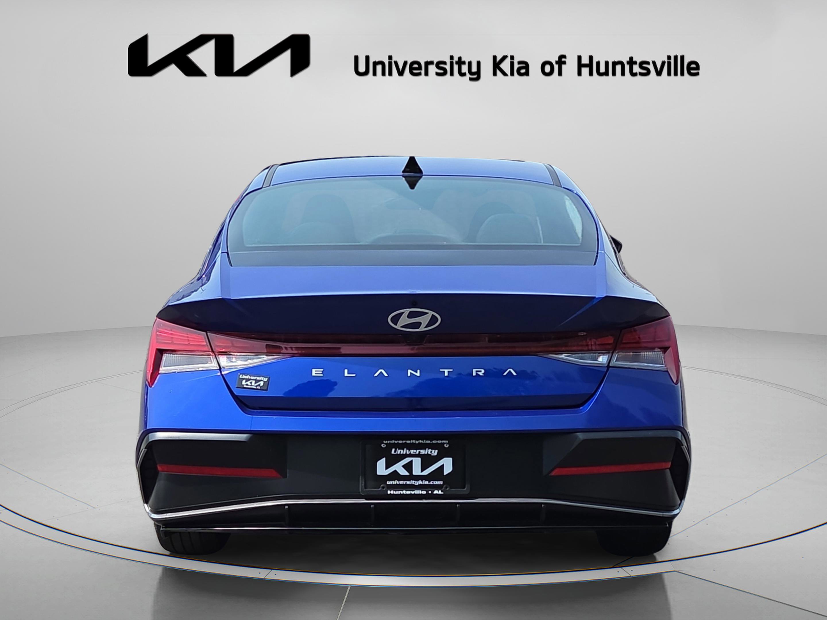 Used 2025 Hyundai Elantra SEL image 6