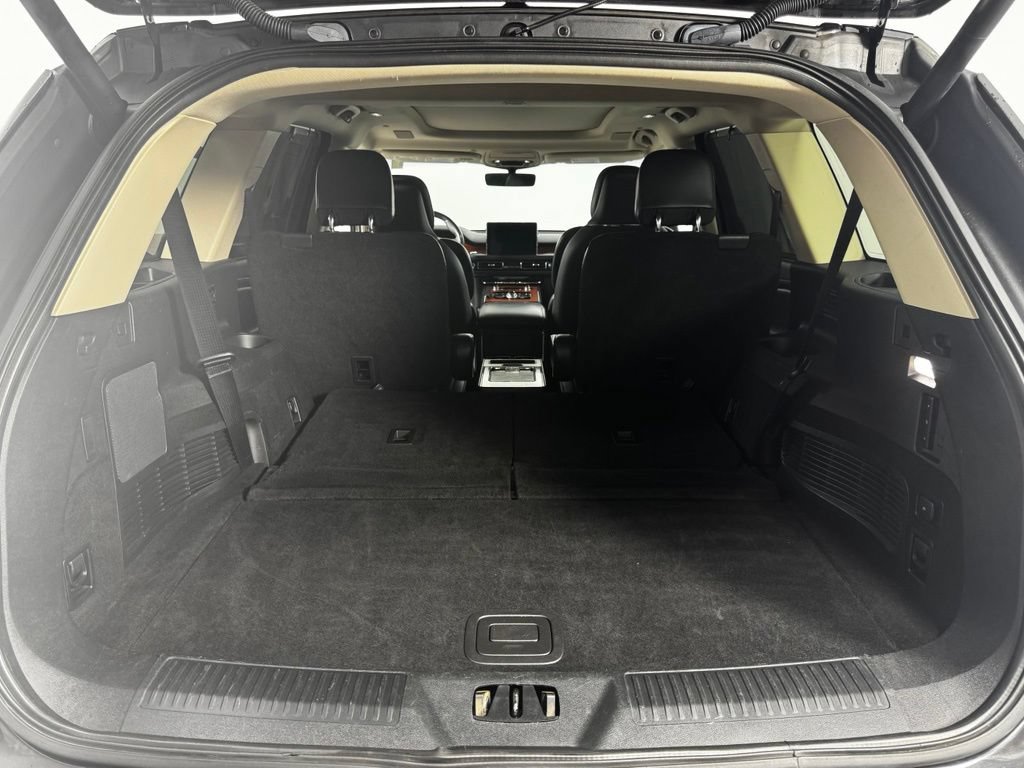Used 2021 Lincoln Aviator Reserve w/ Equipment Group 210A AWD/4WD image 17