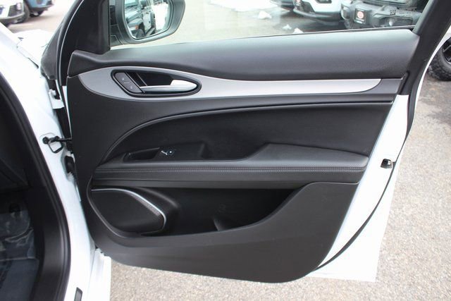 Used 2023 Alfa Romeo Stelvio Veloce image 33