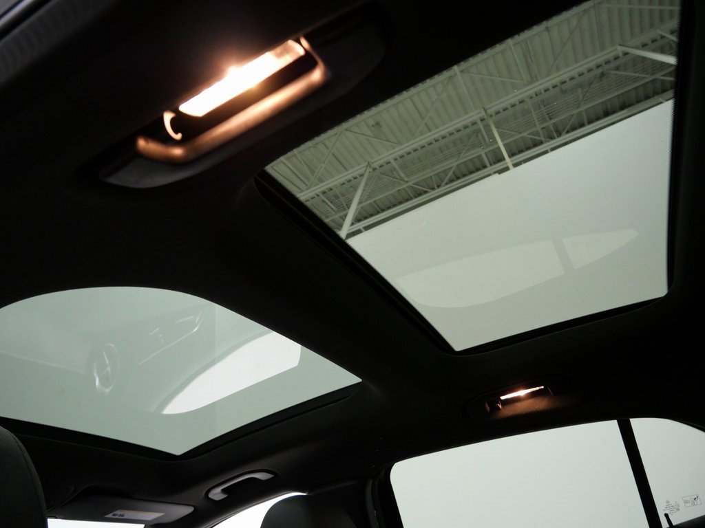 Used 2019 Mercedes-Benz GLA 250 4MATIC image 4