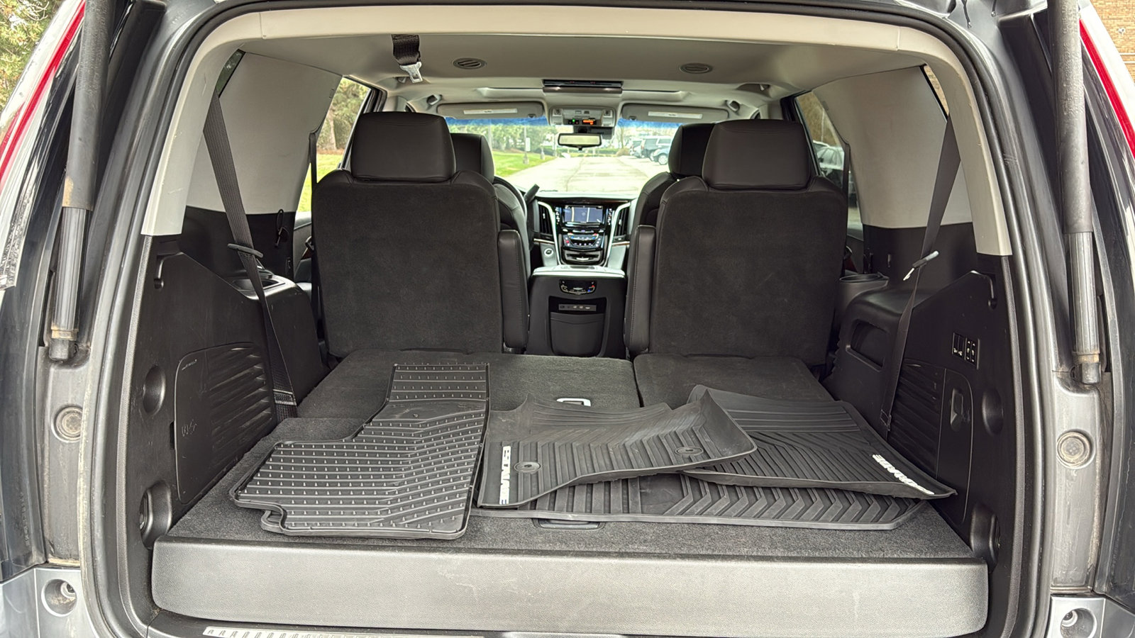 Used 2018 Cadillac Escalade Luxury image 33