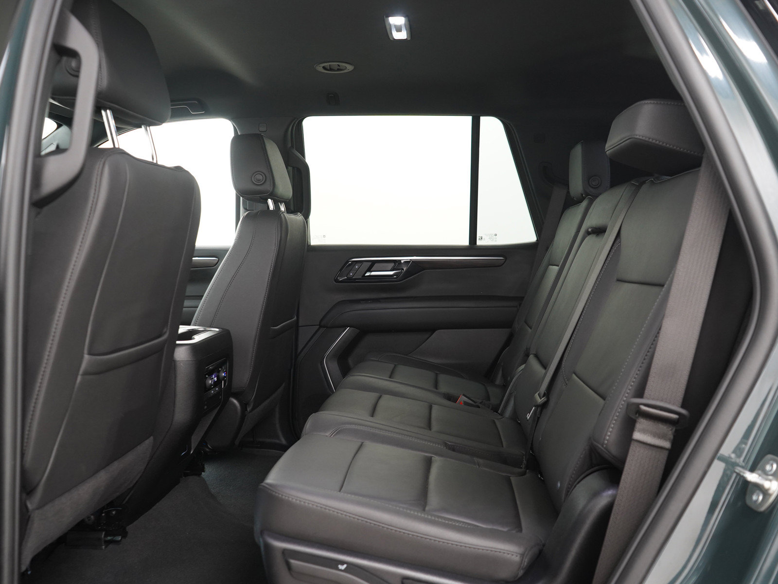 Used 2025 Chevrolet Tahoe Z71 AWD/4WD image 16