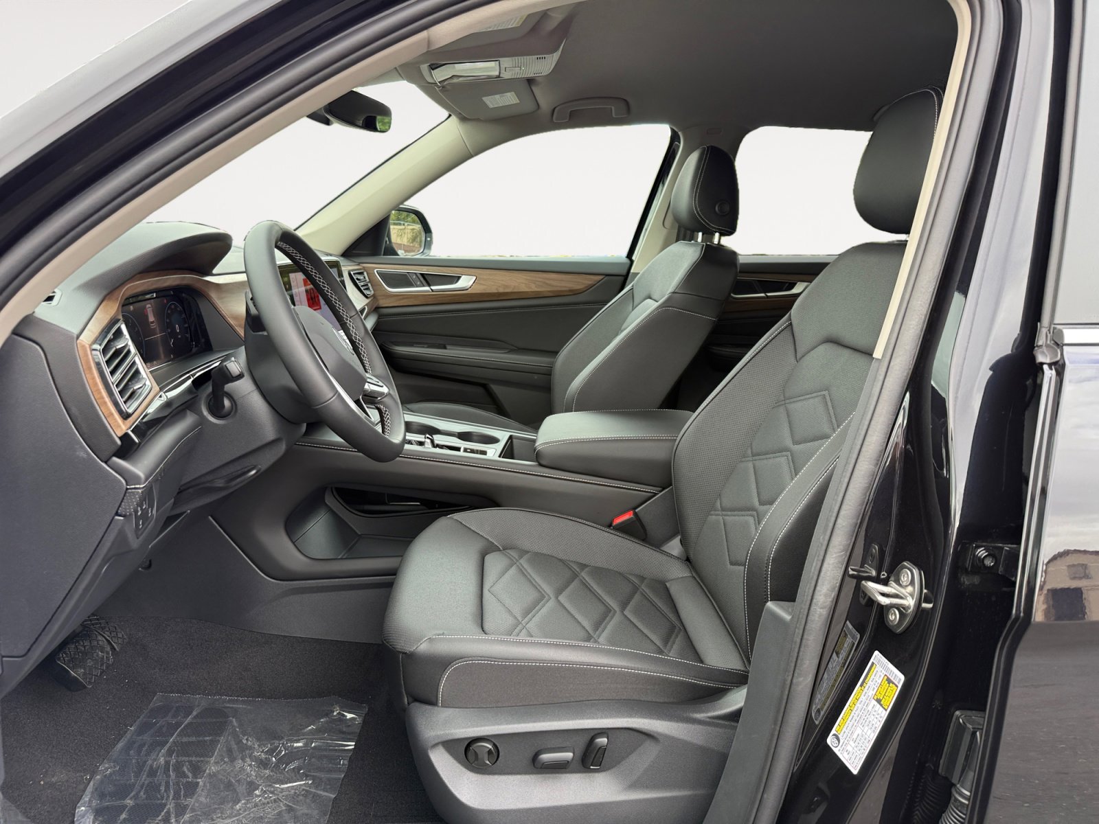 New 2026 Volkswagen Atlas SE image 10