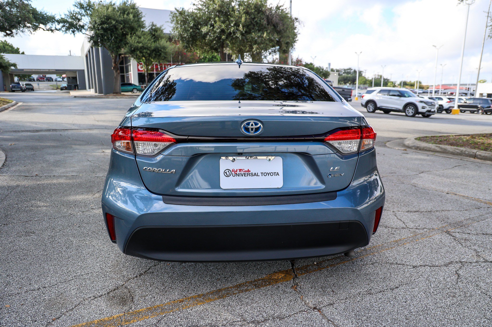Certified 2025 Toyota Corolla LE FWD image 9
