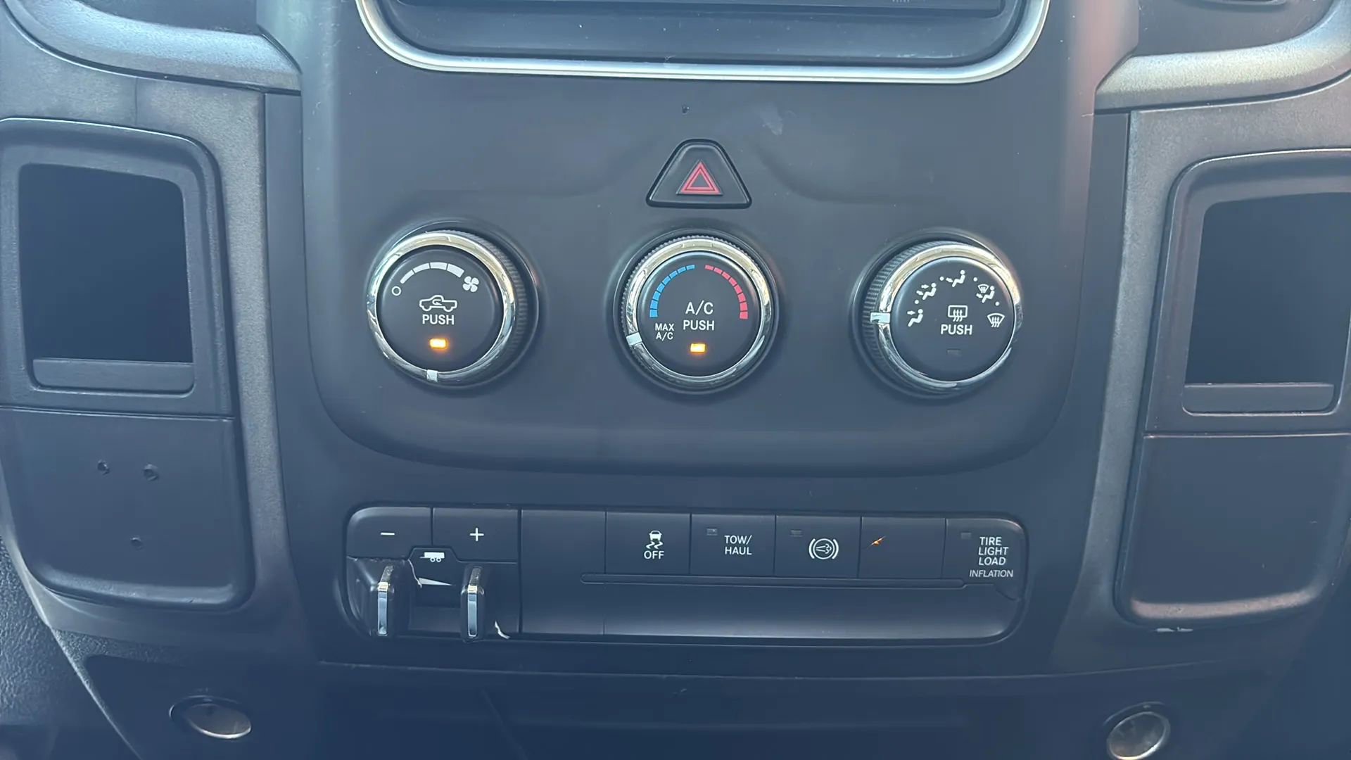 Used 2013 RAM 2500 Tradesman w/ Chrome Appearance Group AWD/4WD image 23