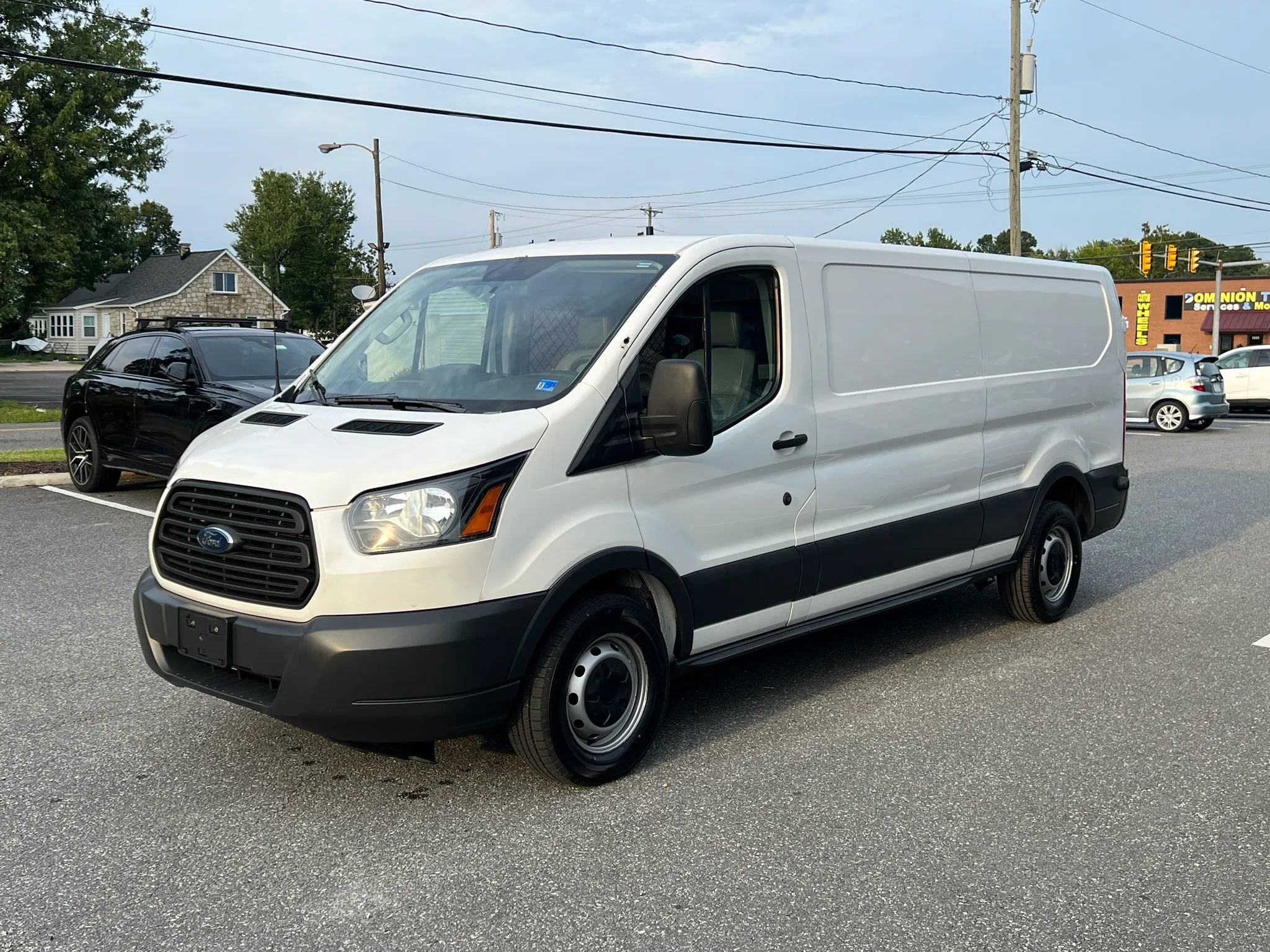 Used 2018 Ford Transit 250 148 Low Roof RWD image 3