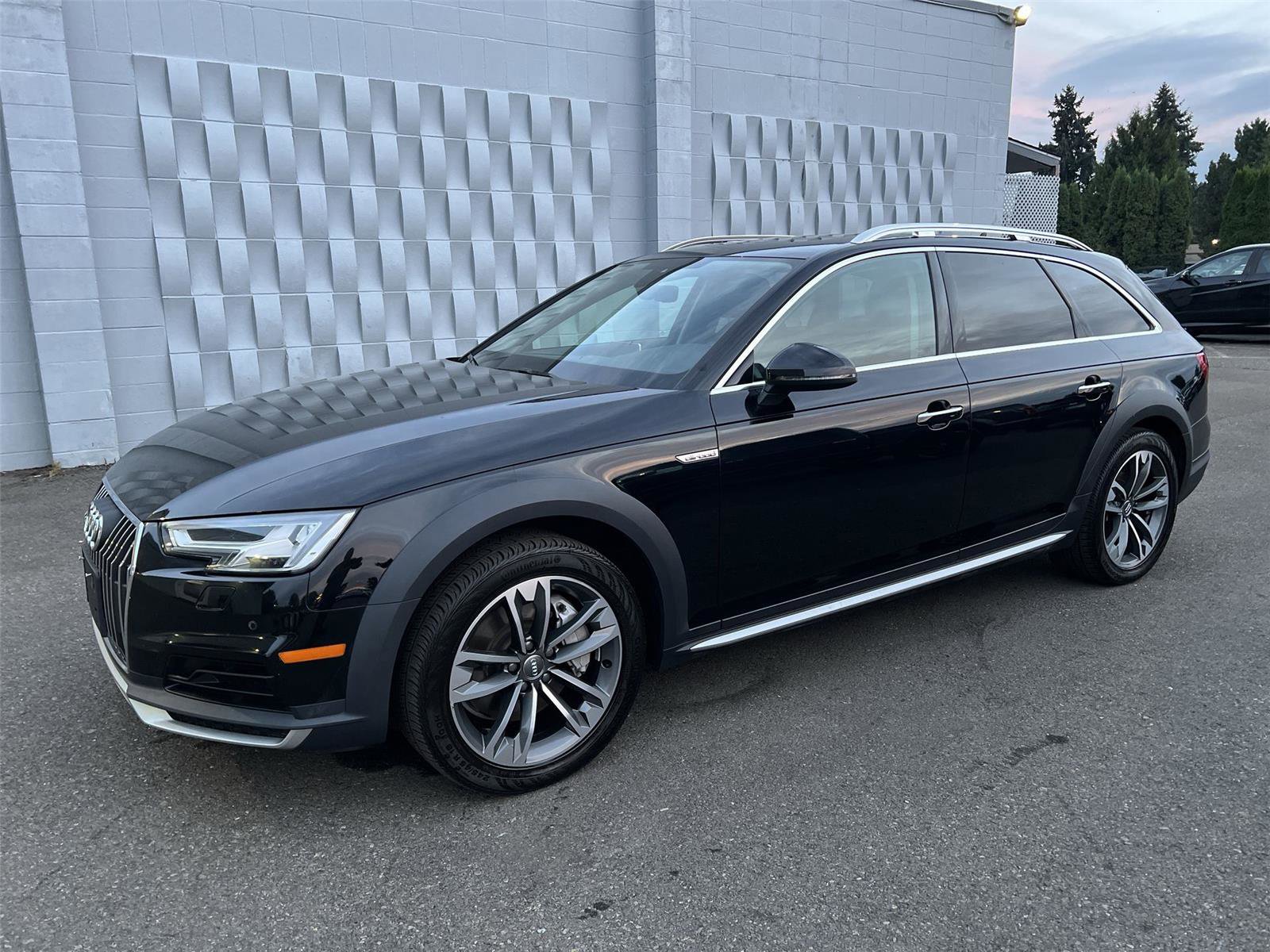 Used 2017 Audi A4 2.0T allroad Premium Plus w/ Technology Package image 1