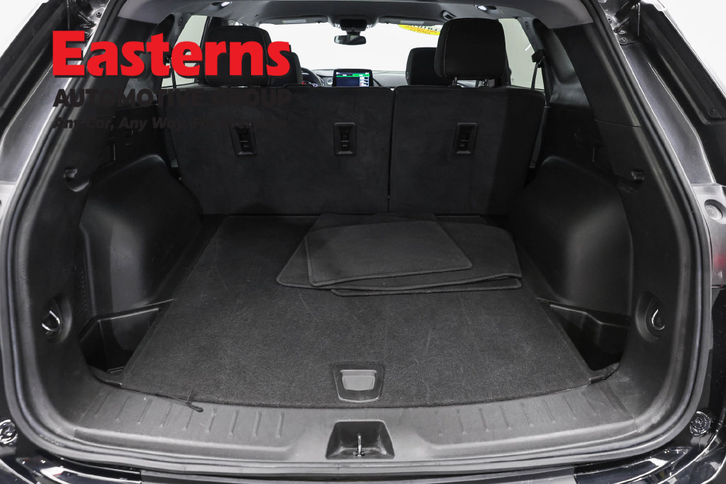 Used 2025 Chevrolet Blazer LT FWD image 11