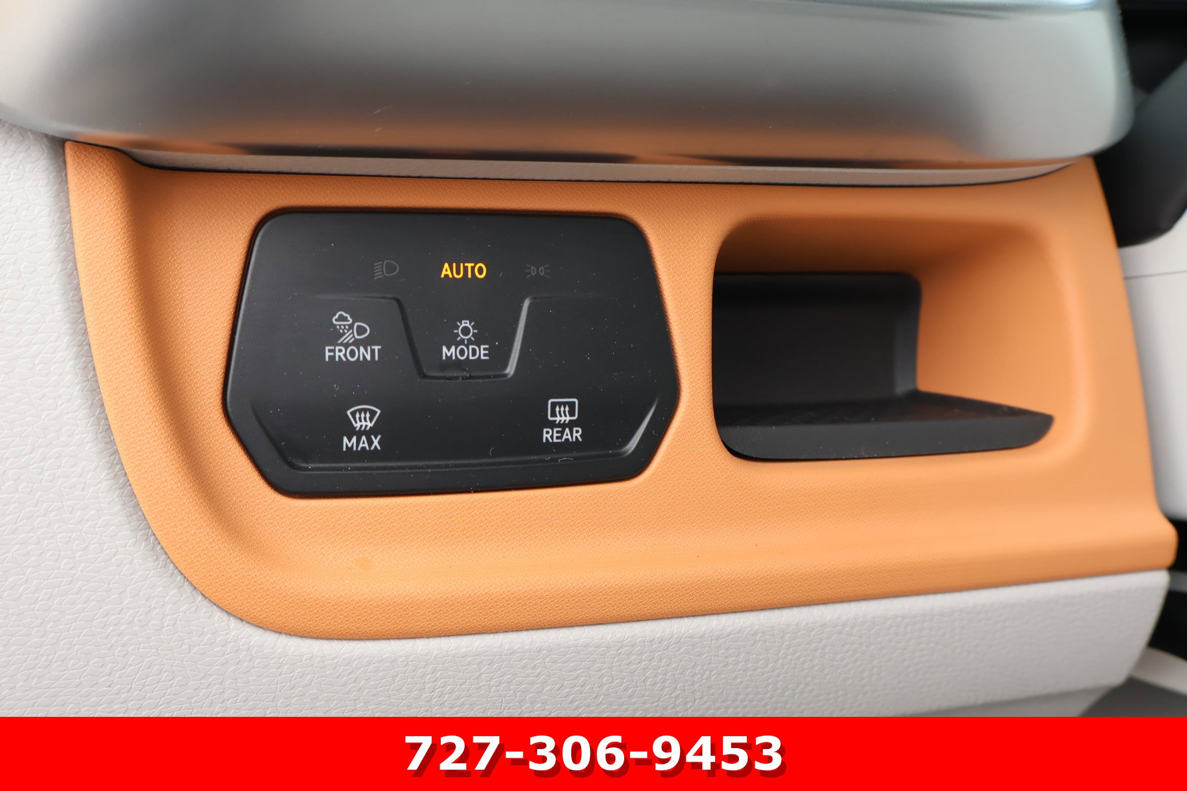 Used 2025 Volkswagen ID. Buzz 1st Edition image 22