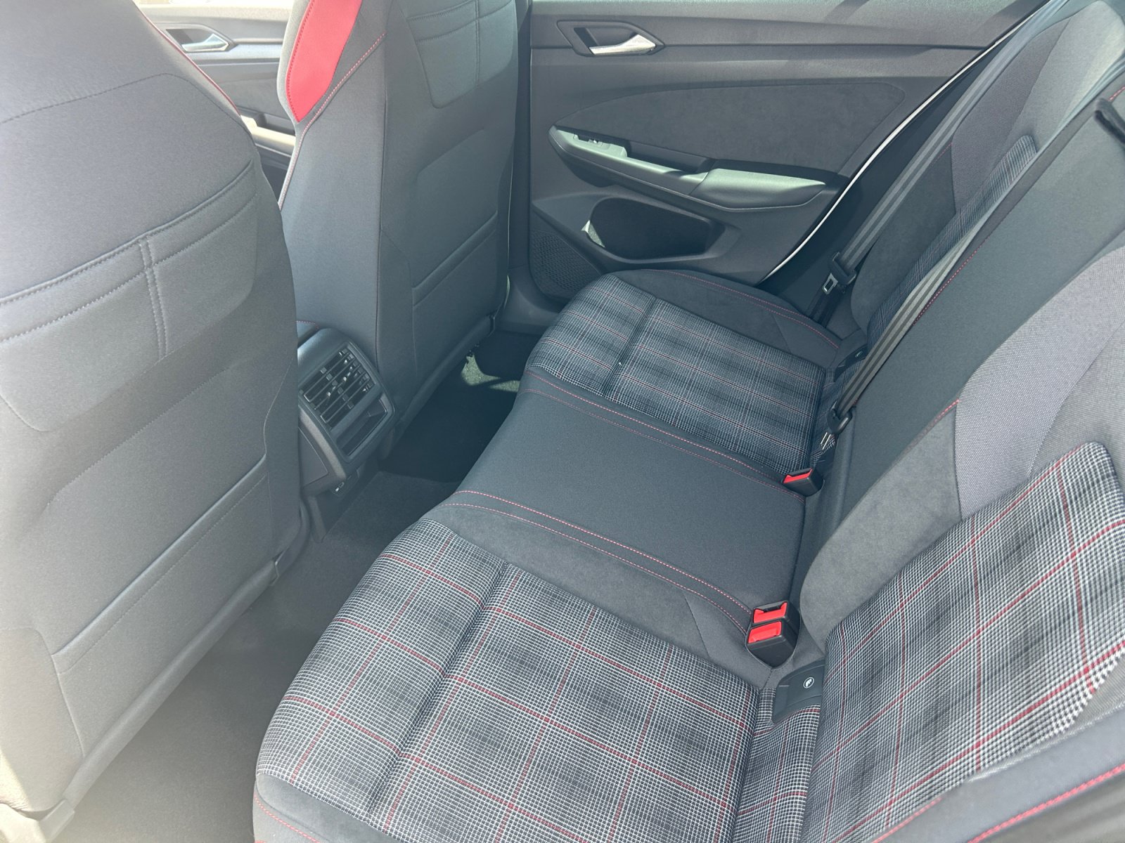 New 2026 Volkswagen Golf SE FWD image 17