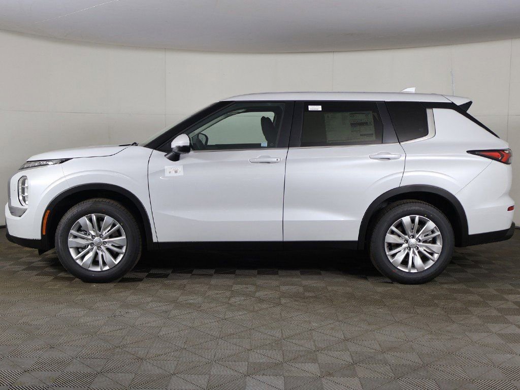 New 2026 Mitsubishi Outlander ES AWD/4WD image 17