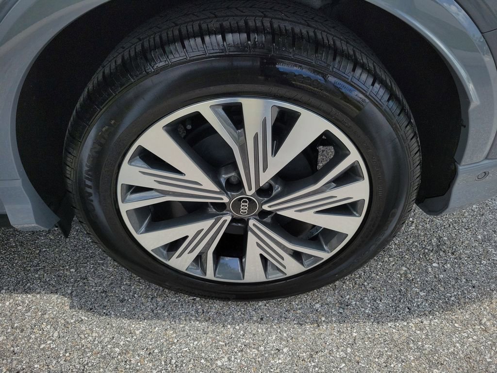 Certified 2024 Audi Q4 e-tron Premium Plus RWD image 28
