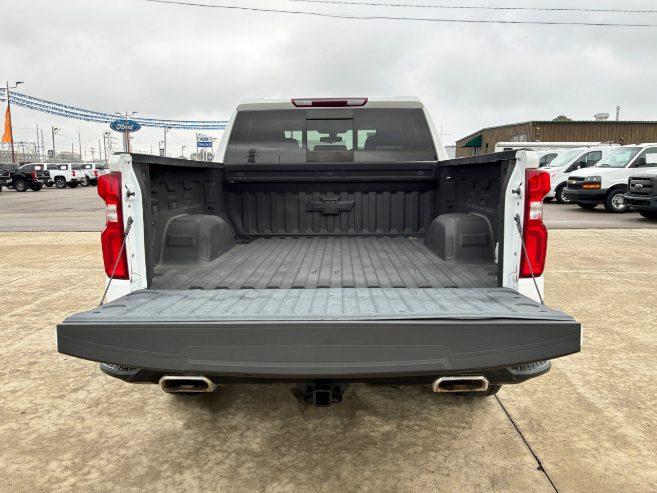 Used 2022 Chevrolet Silverado 1500 LT Trail Boss w/ Convenience Package II image 9