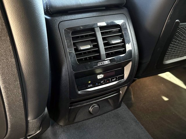 Used 2019 BMW X3 sDrive30i w/ Premium Package RWD image 16