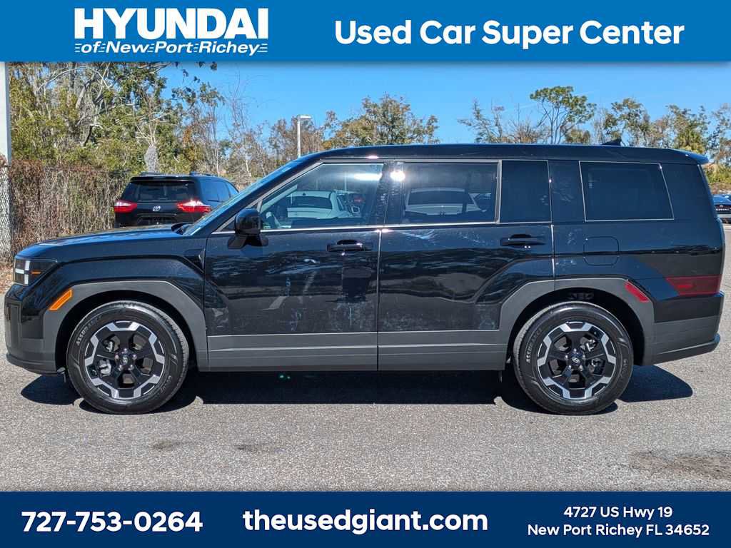 Used 2024 Hyundai Santa Fe SE image 2