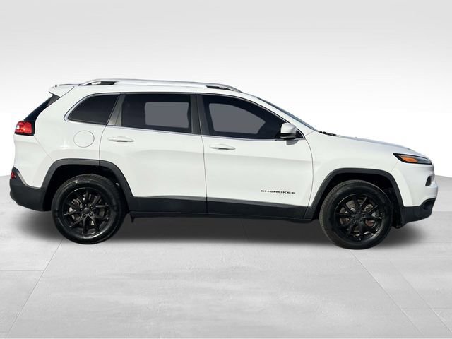 Used 2016 Jeep Cherokee Latitude image 8