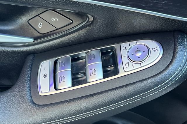 Used 2022 Mercedes-Benz GLC 300 4MATIC image 12