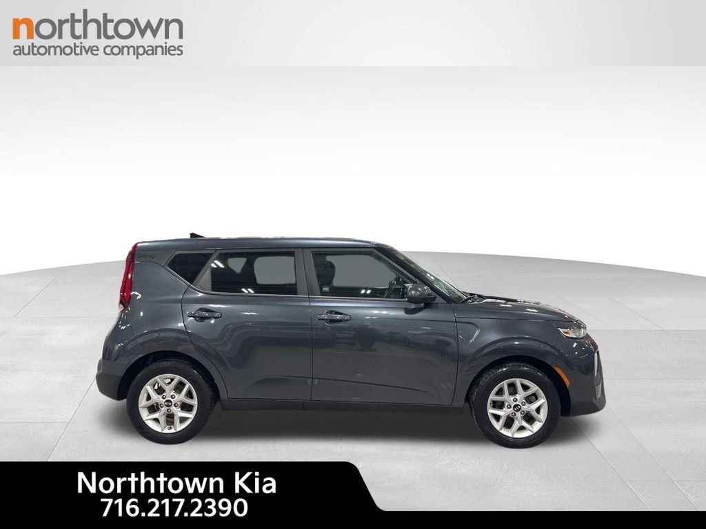 Certified 2020 Kia Soul S image 2