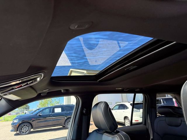 Certified 2024 Jeep Grand Cherokee Altitude AWD/4WD image 18