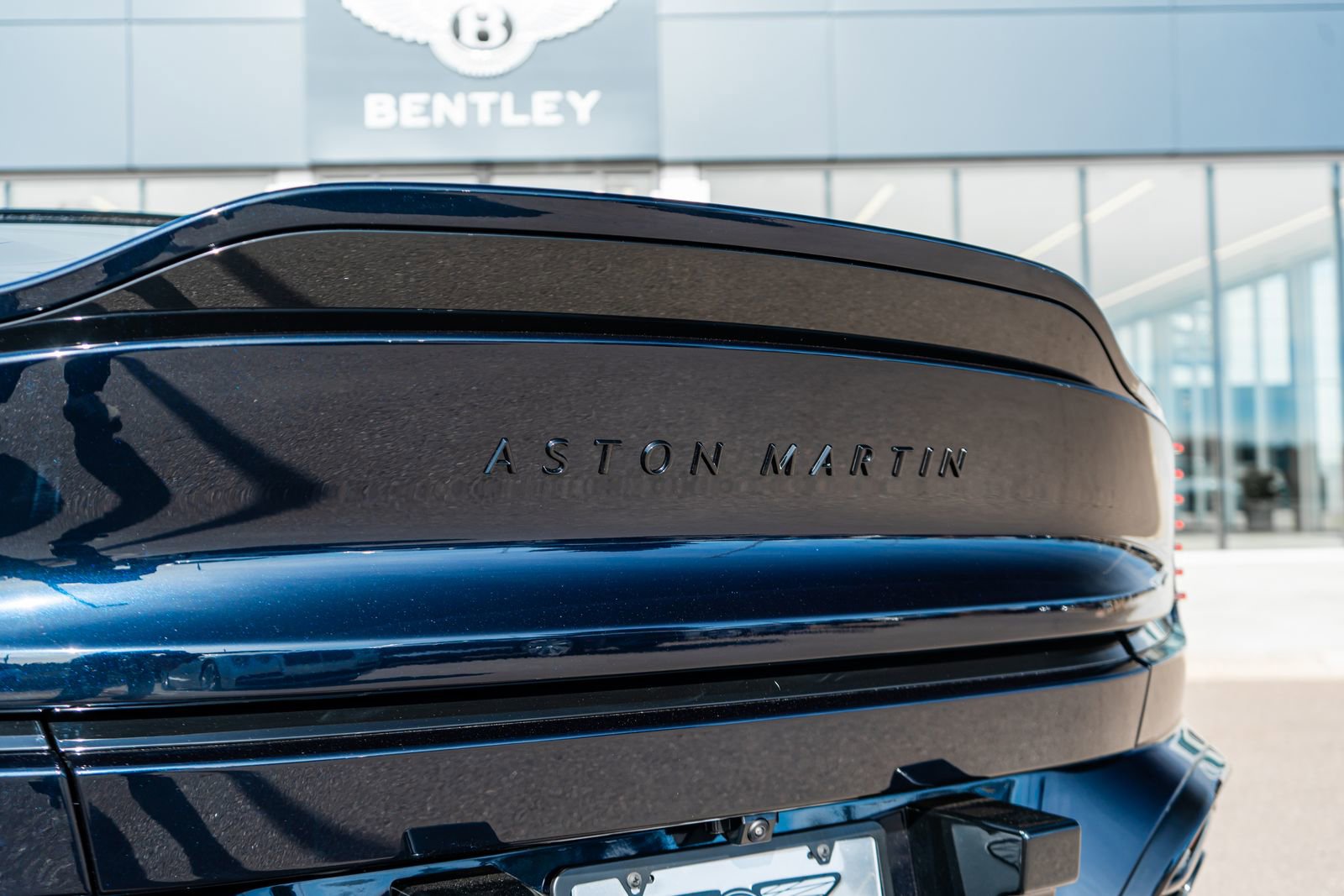 Used 2025 Aston Martin Vanquish image 10