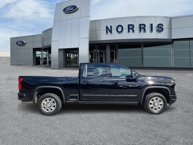 Used 2024 Chevrolet Silverado 2500 High Country w/ High Country Premium Package AWD/4WD image 5