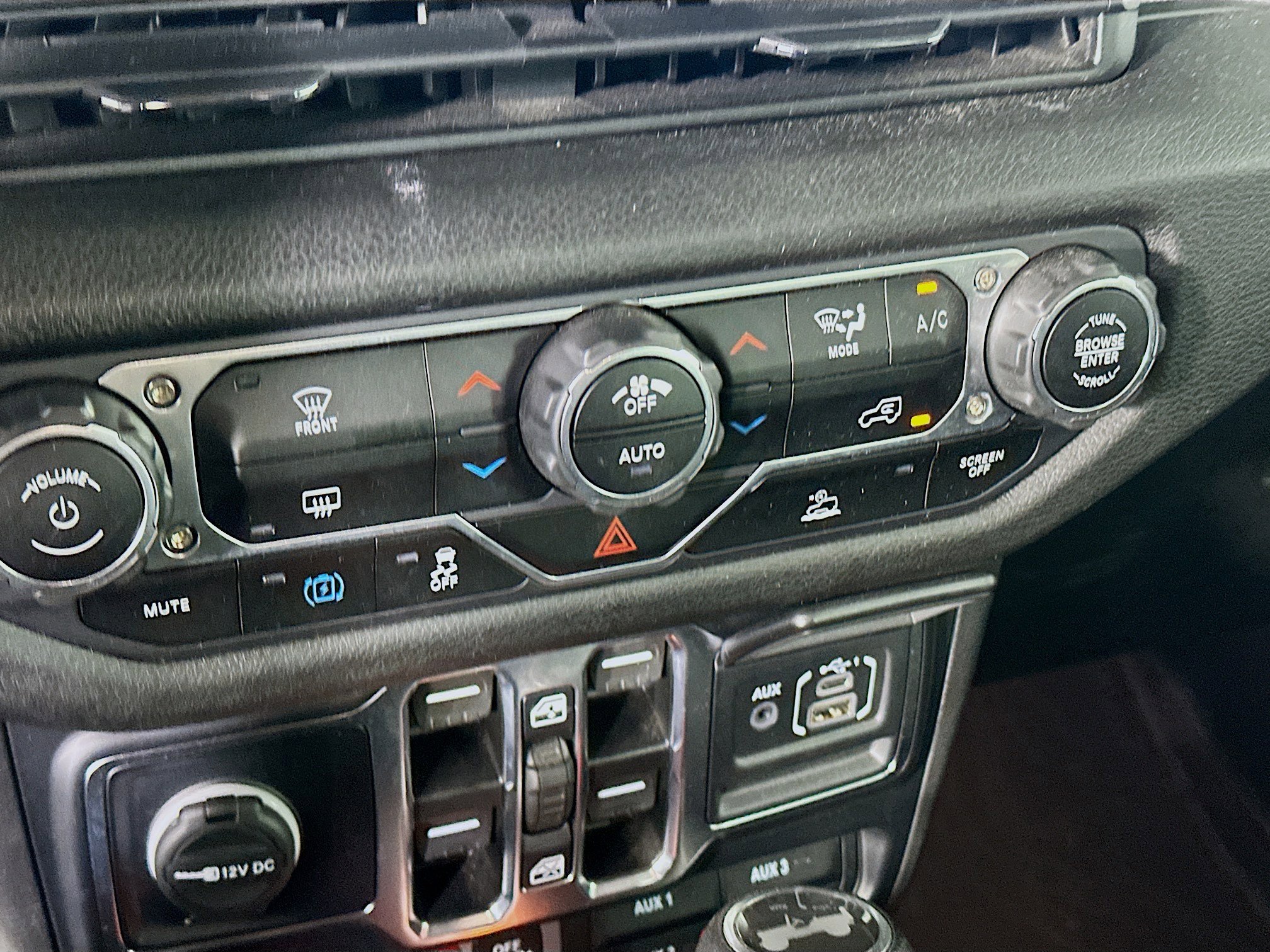 Used 2024 Jeep Wrangler Willys image 23