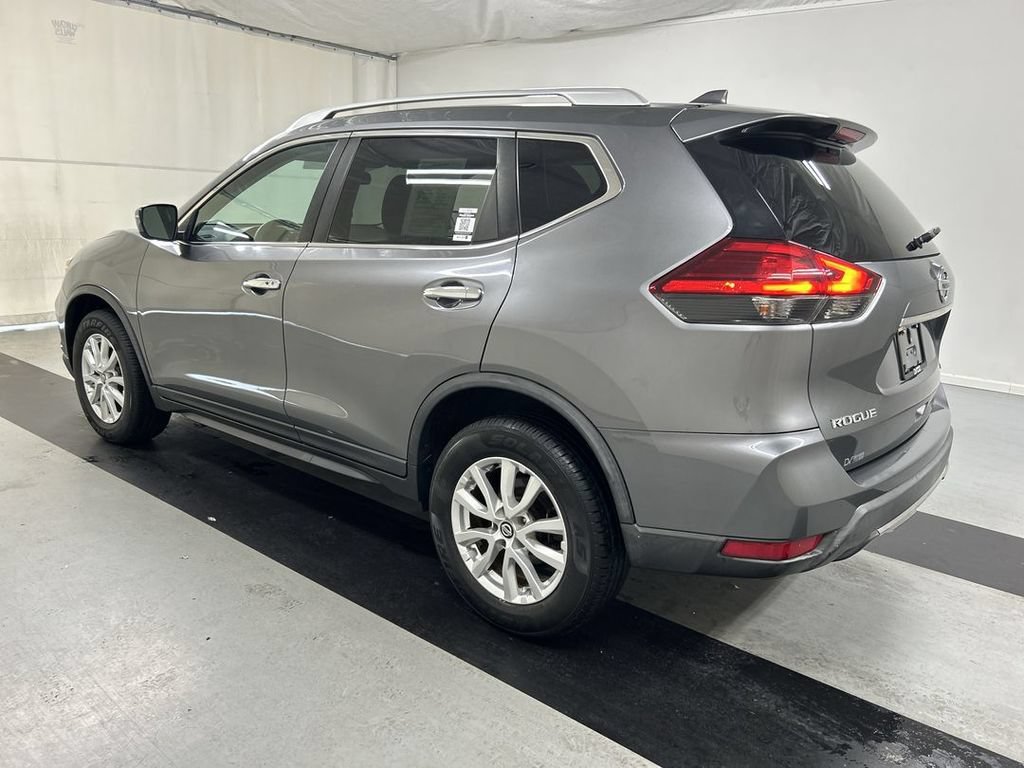 Used 2017 Nissan Rogue SV AWD/4WD image 7