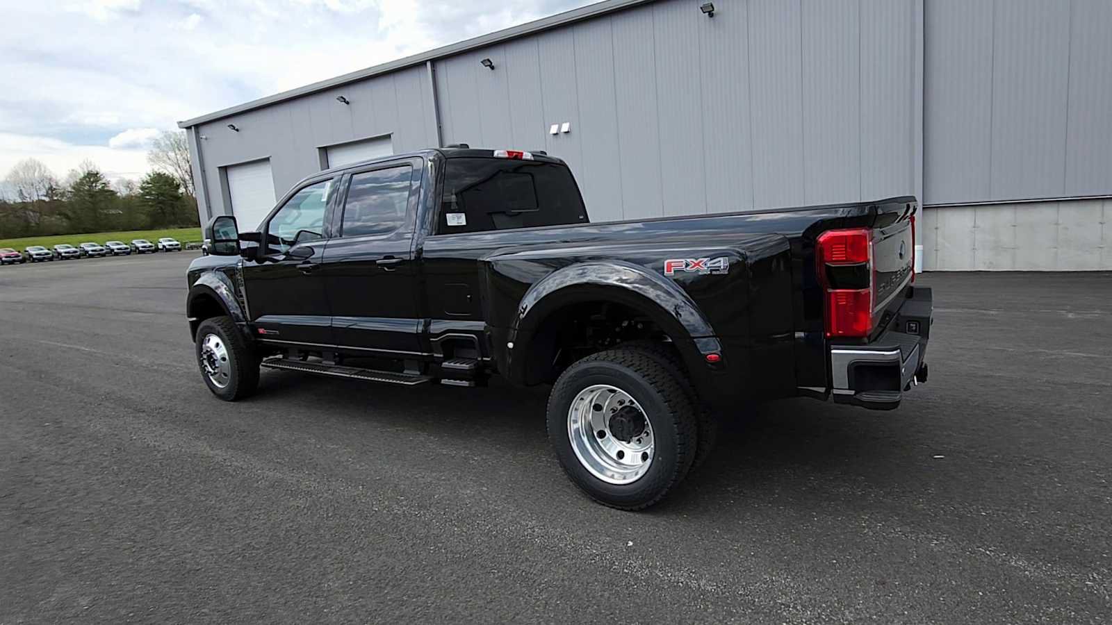 New 2026 Ford F450 XLT w/ XLT Premium Package AWD/4WD image 6