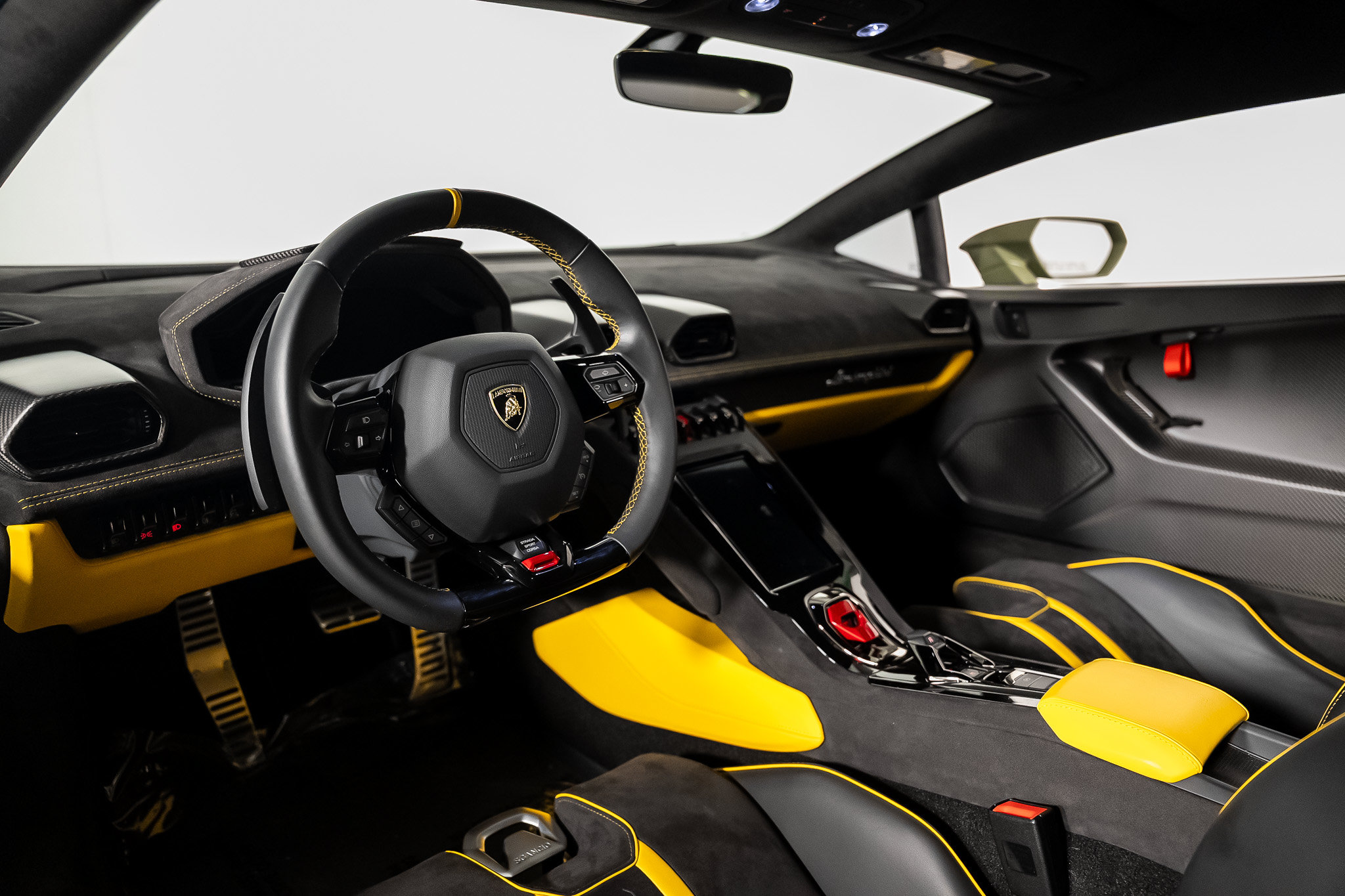 Used 2023 Lamborghini Huracan Tecnica RWD image 2