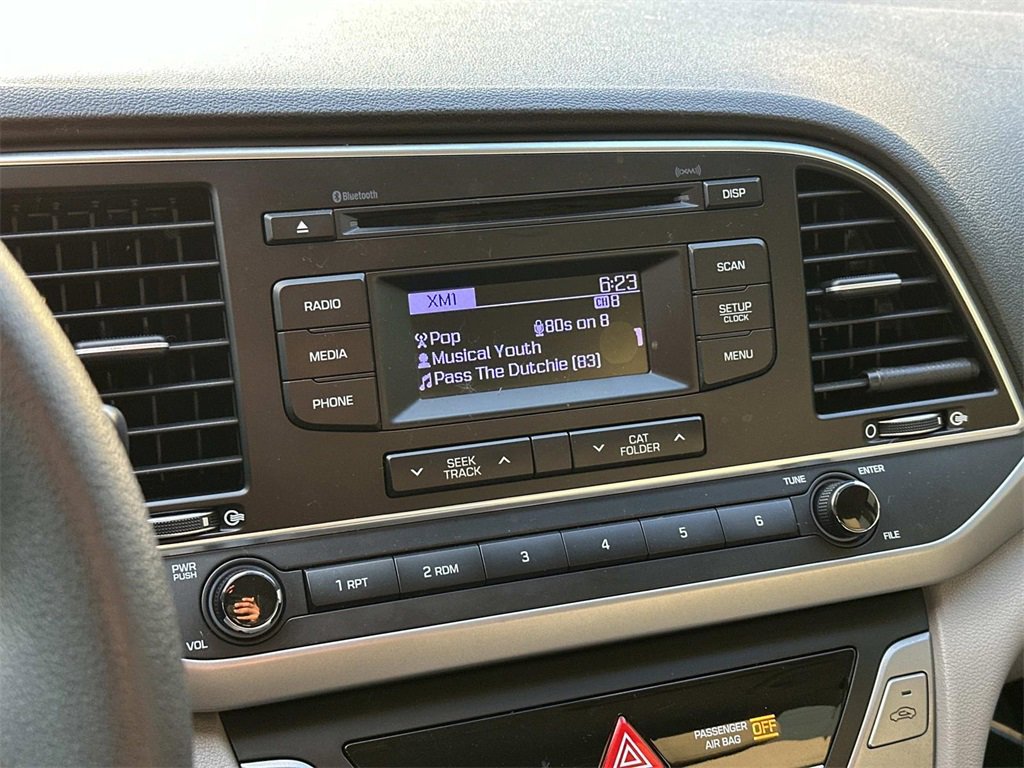 Used 2017 Hyundai Elantra SE image 21