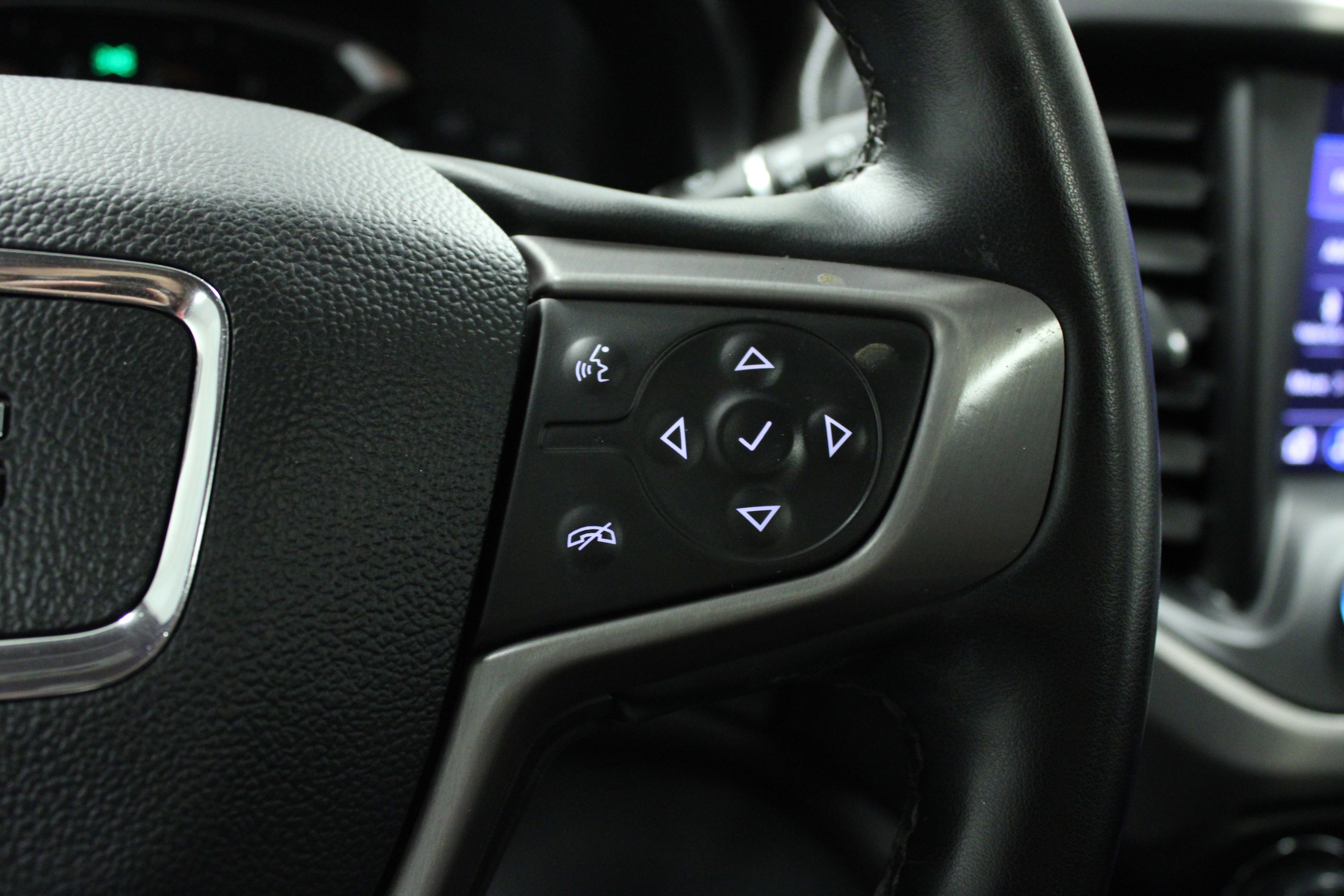 Used 2023 GMC Acadia AT4 w/ Preferred Package image 20