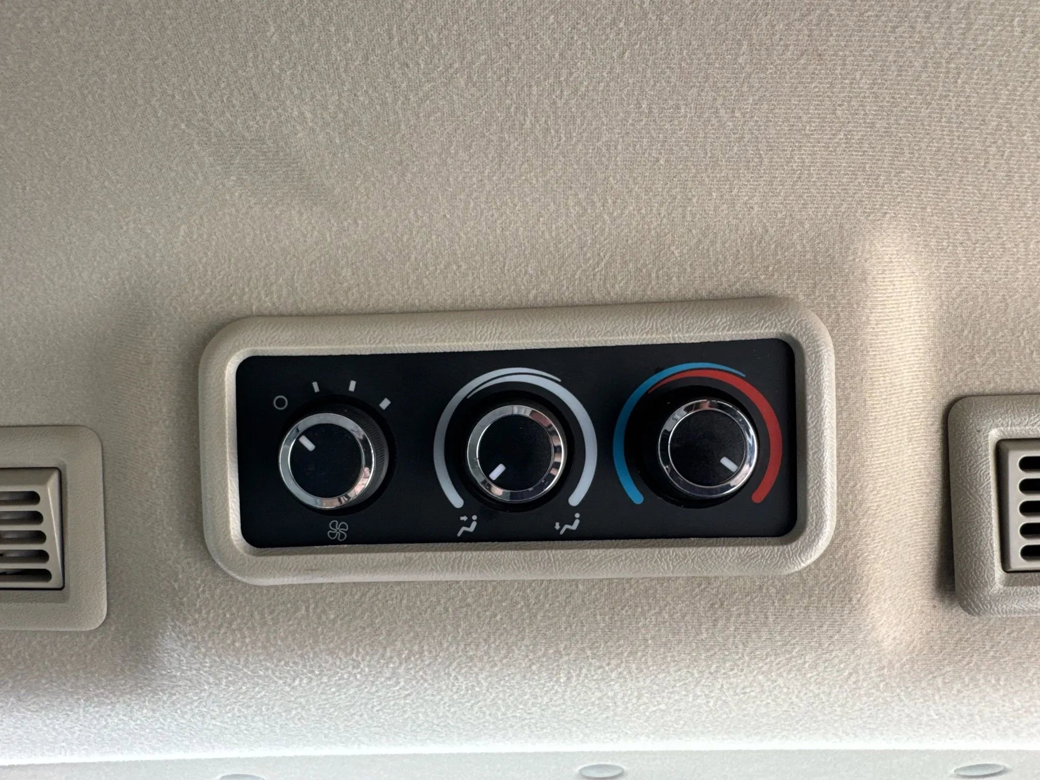 Used 2017 Chevrolet Express 2500 LS image 37