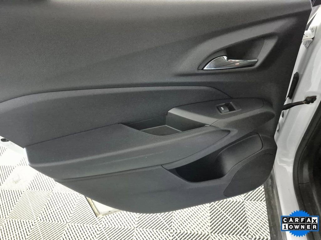 Certified 2024 Chevrolet Trax RS image 23