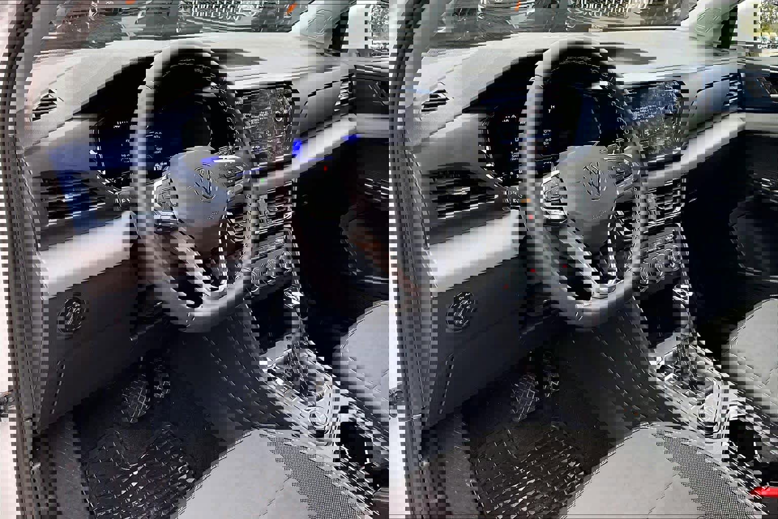 Certified 2022 Volkswagen Taos SE image 18