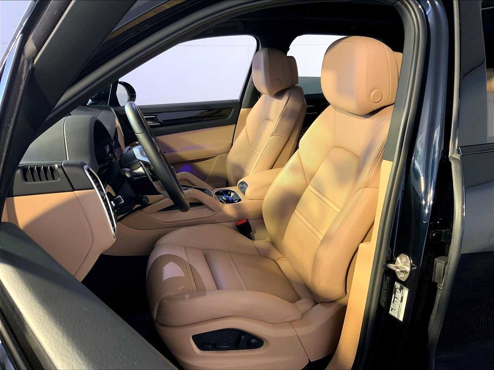 Certified 2023 Porsche Cayenne Platinum Edition AWD/4WD image 5