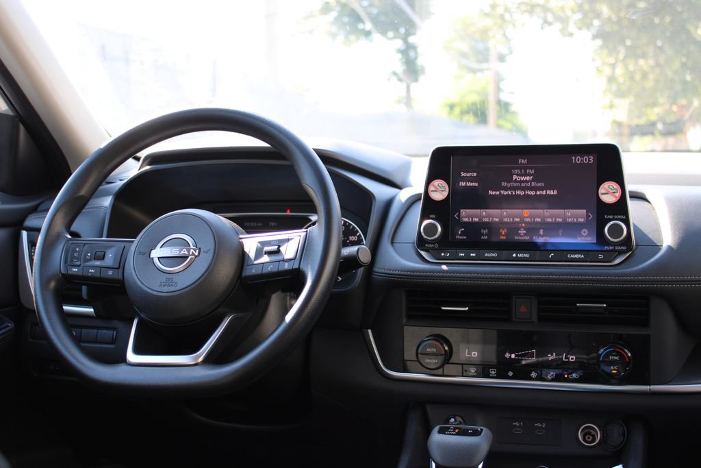 Used 2024 Nissan Rogue SV FWD image 28