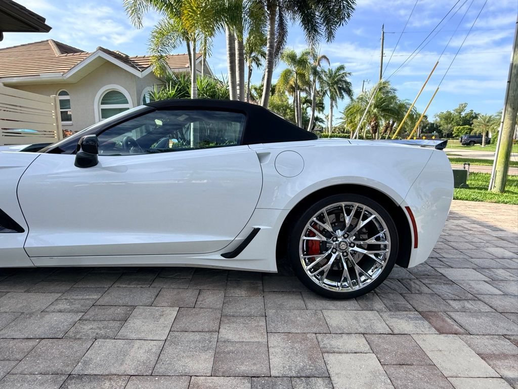 Used 2016 Chevrolet Corvette Z06 w/ 3LZ Preferred Equipment Group RWD image 5