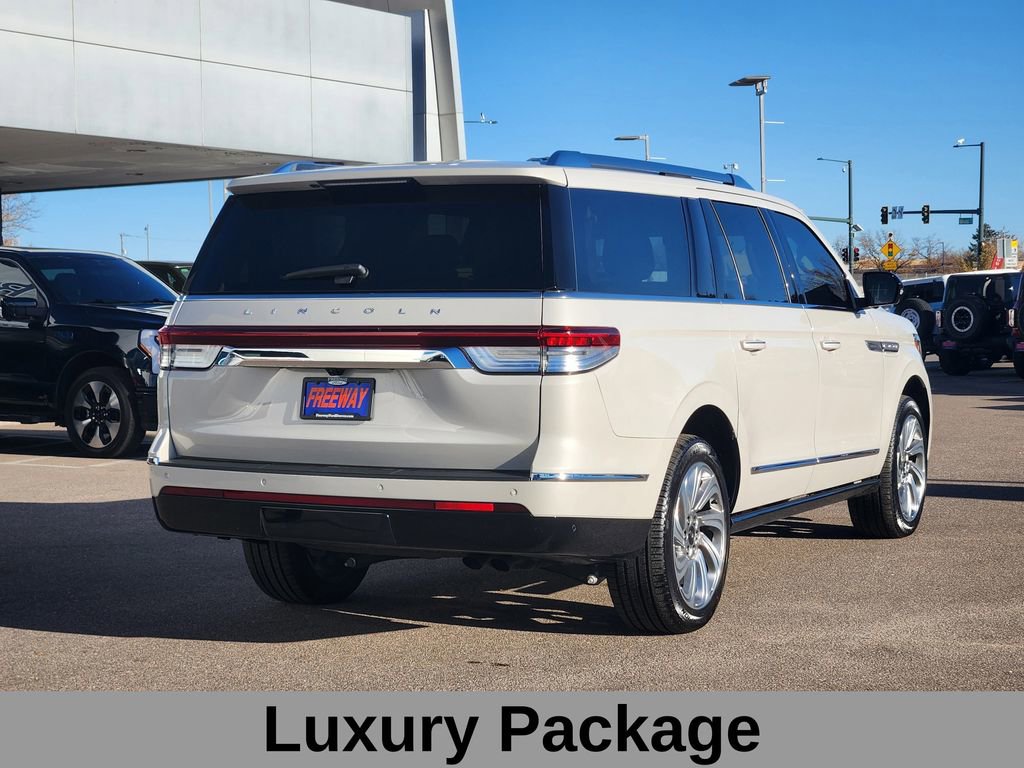 Used 2024 Lincoln Navigator L Reserve image 5