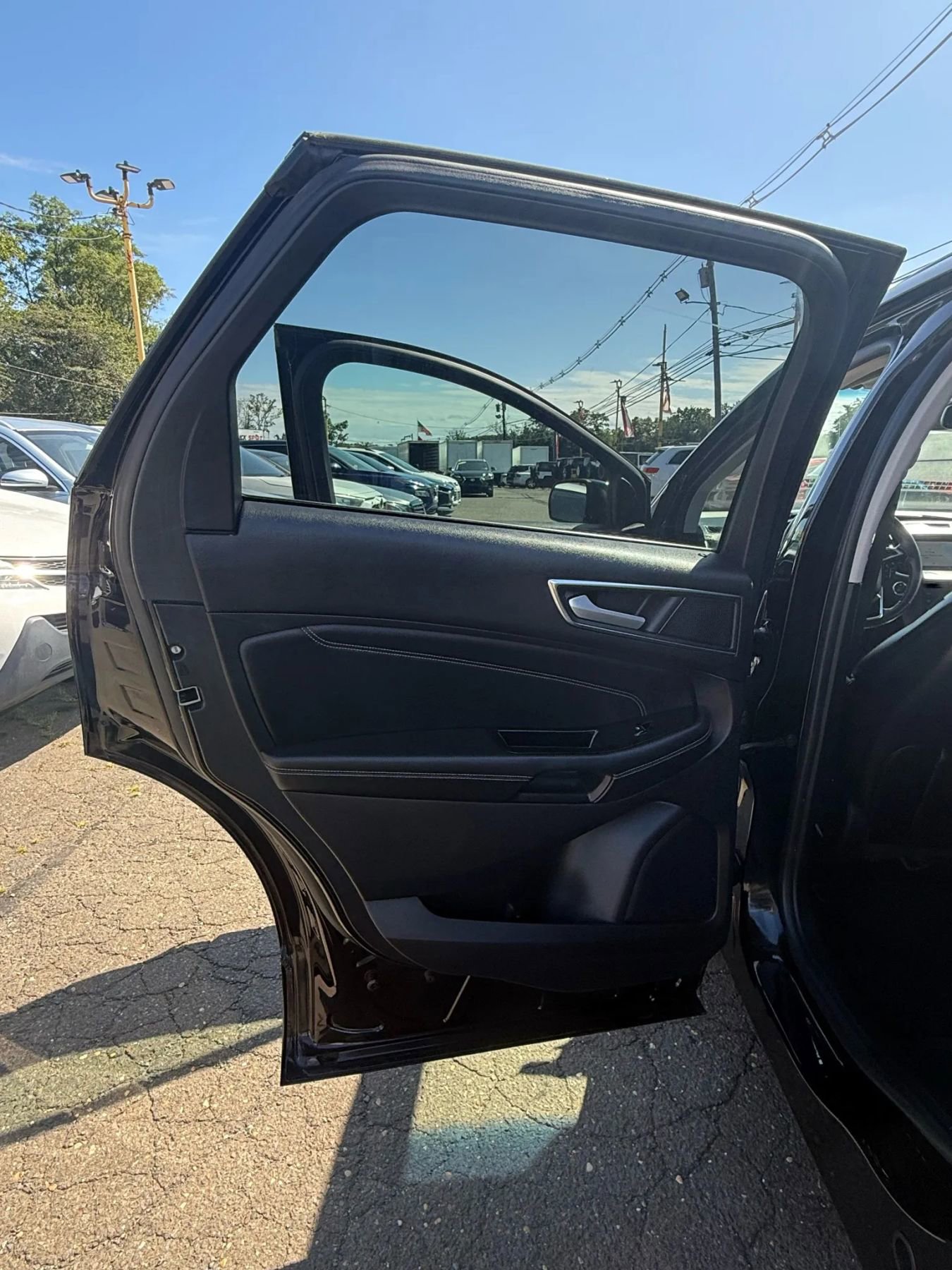 Used 2020 Ford Edge Titanium image 11