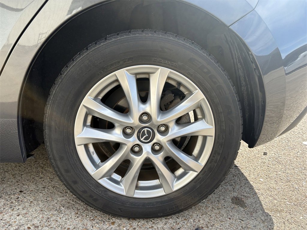 Used 2016 MAZDA MAZDA3 i Touring w/ Popular Equipment Package image 6