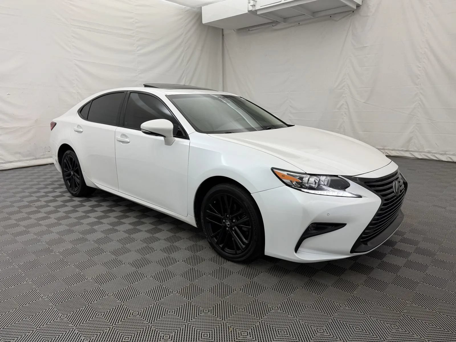 Used 2017 Lexus ES 350 FWD image 4
