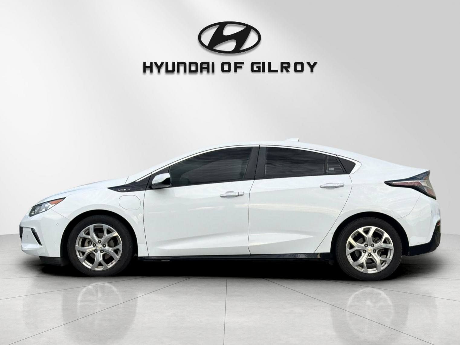 Used 2016 Chevrolet Volt Premier w/ Driver Confidence Package FWD image 2