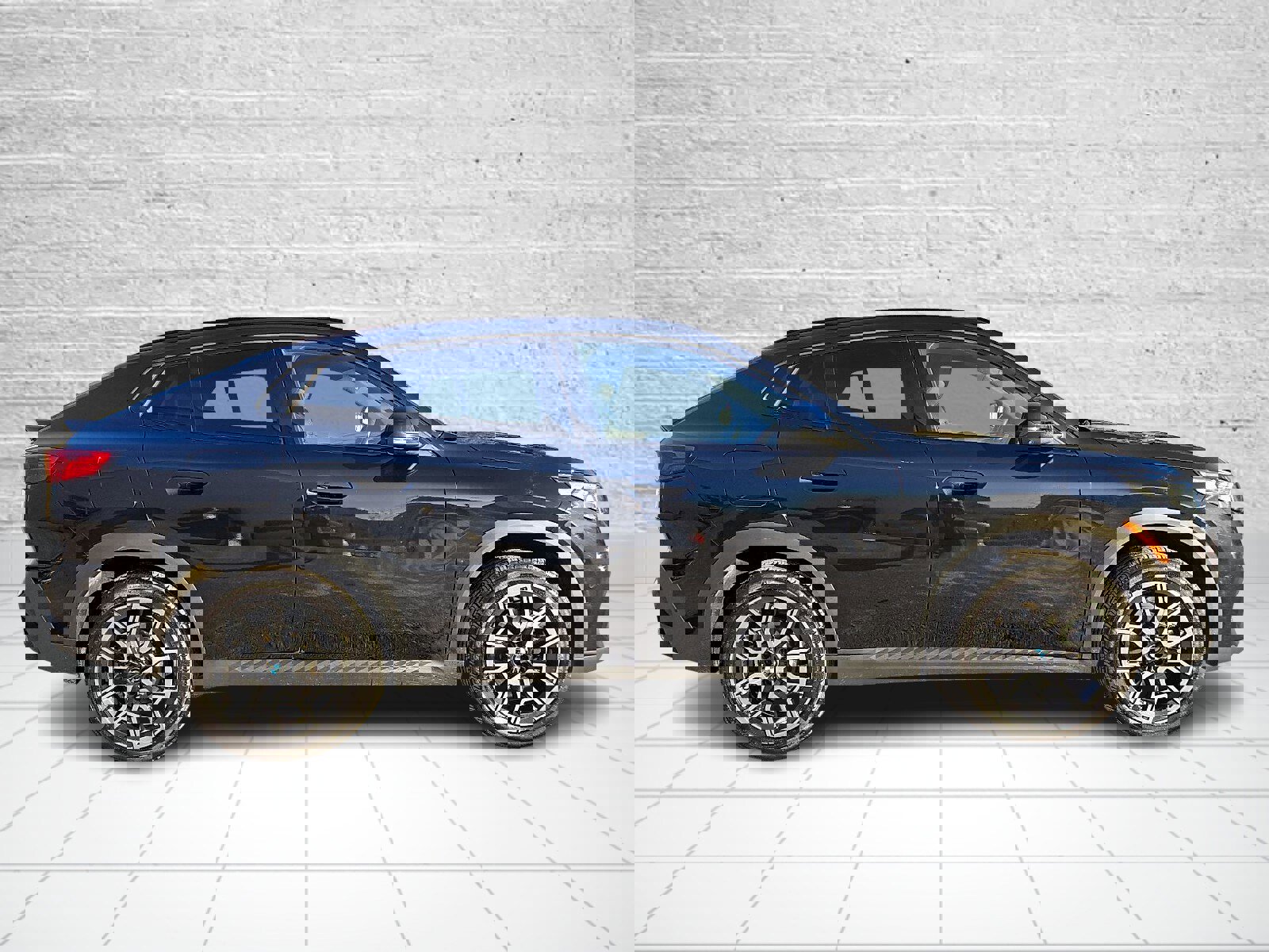 Used 2025 BMW X2 xDrive28i w/ Premium Package image 7