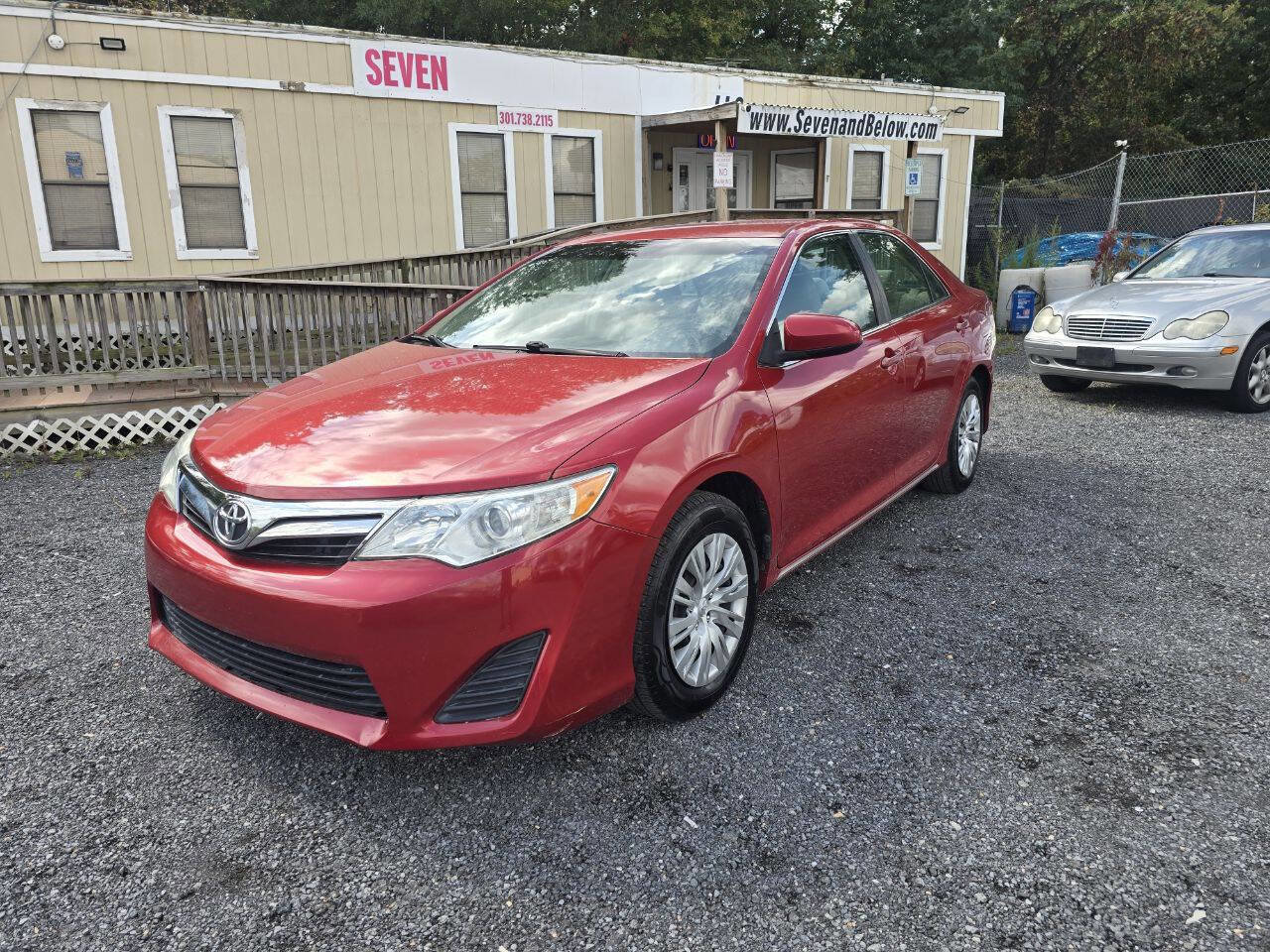 Used 2012 Toyota Camry LE FWD image 3