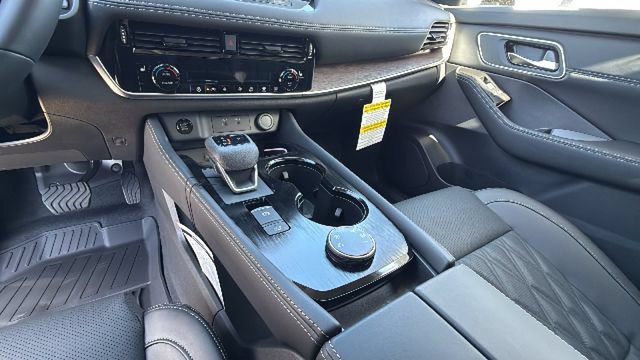 New 2026 Nissan Rogue Platinum AWD/4WD image 13
