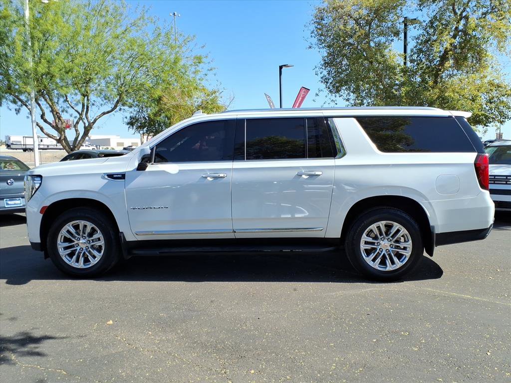 Used 2022 GMC Yukon XL SLT w/ SLT Premium Package image 2