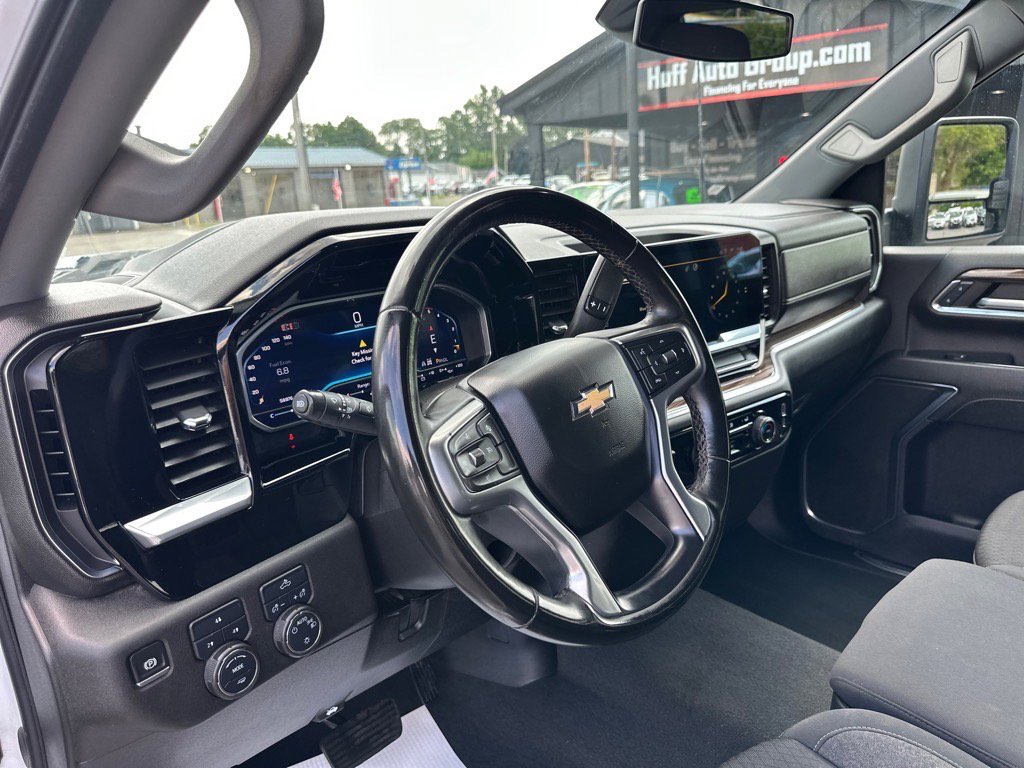 Used 2024 Chevrolet Silverado 2500 LT image 18